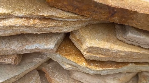 Плитняк златолит жёлтый золотистый для отмостки купить в Зеленодольске