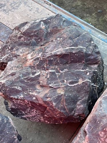 Камни для ландшафтного дизайна красно-фиолетовые 10-60 килограмм купить в Зеленодольске