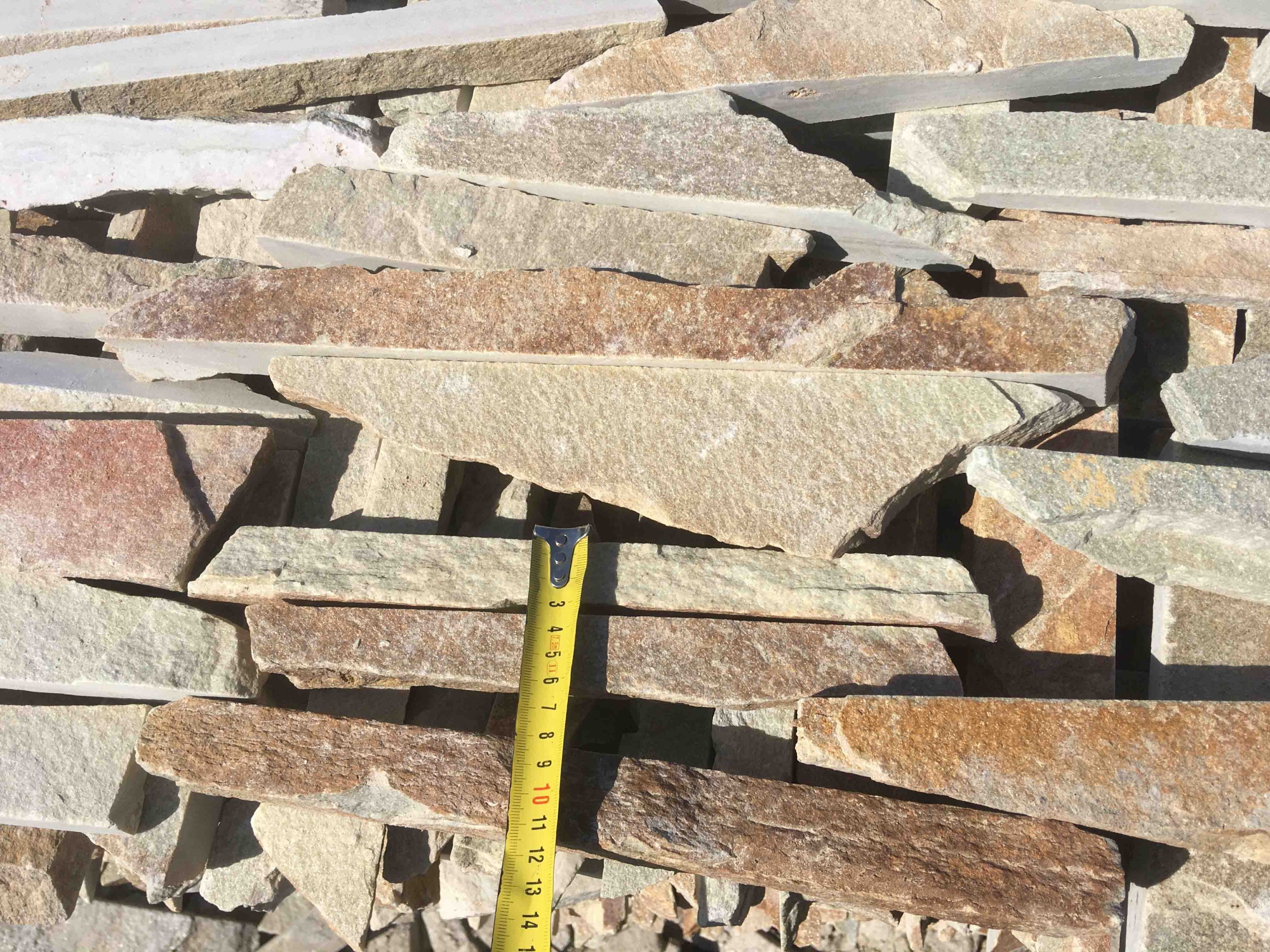 Горбушка златолит золотистый для облицовки купить в Зеленодольске