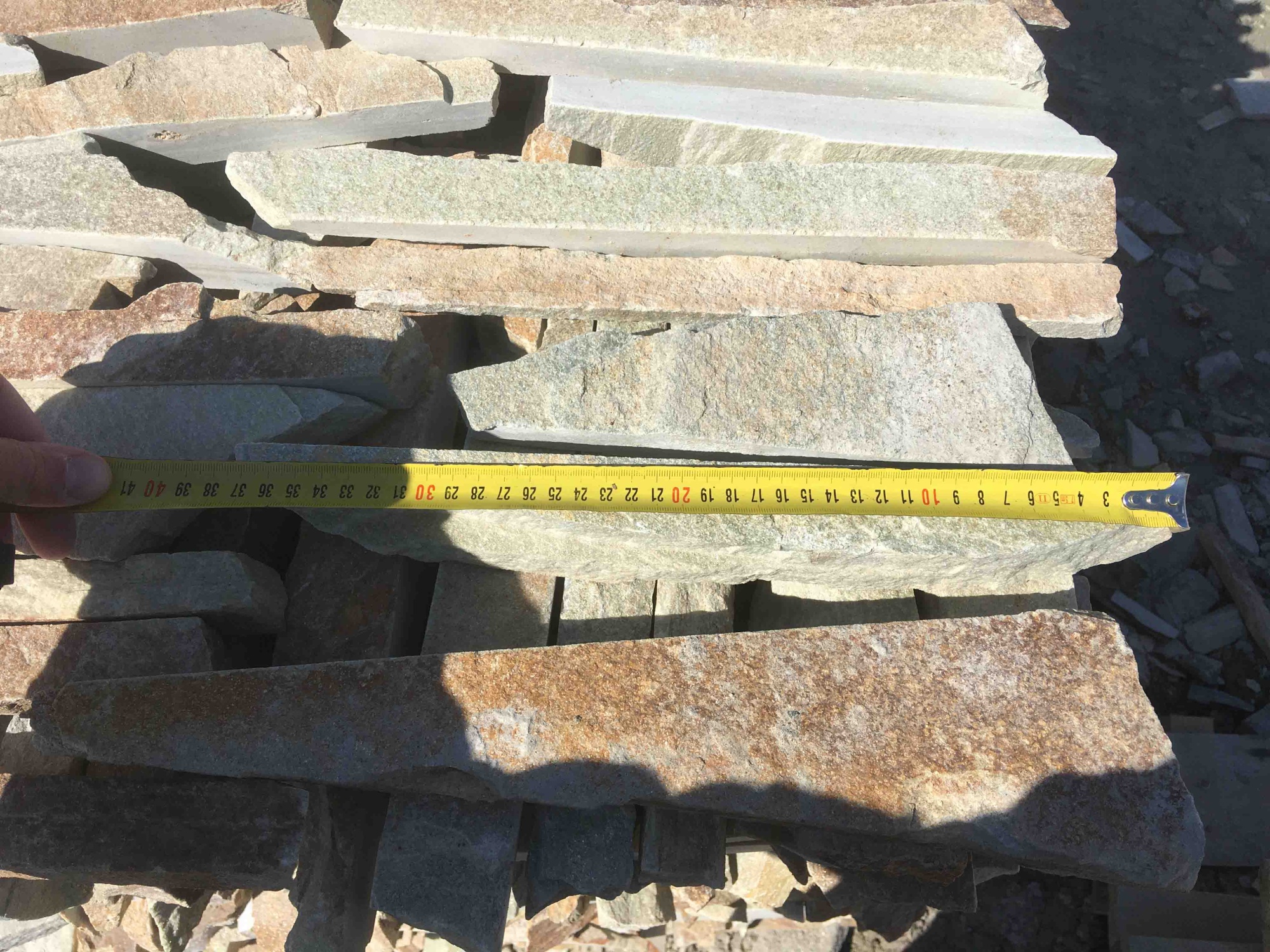 Горбушка златолит золотистый для облицовки купить в Зеленодольске