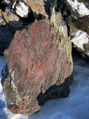 Ландшафтные глыбы красно-фиолетовые 200-1000 килограмм купить в Зеленодольске