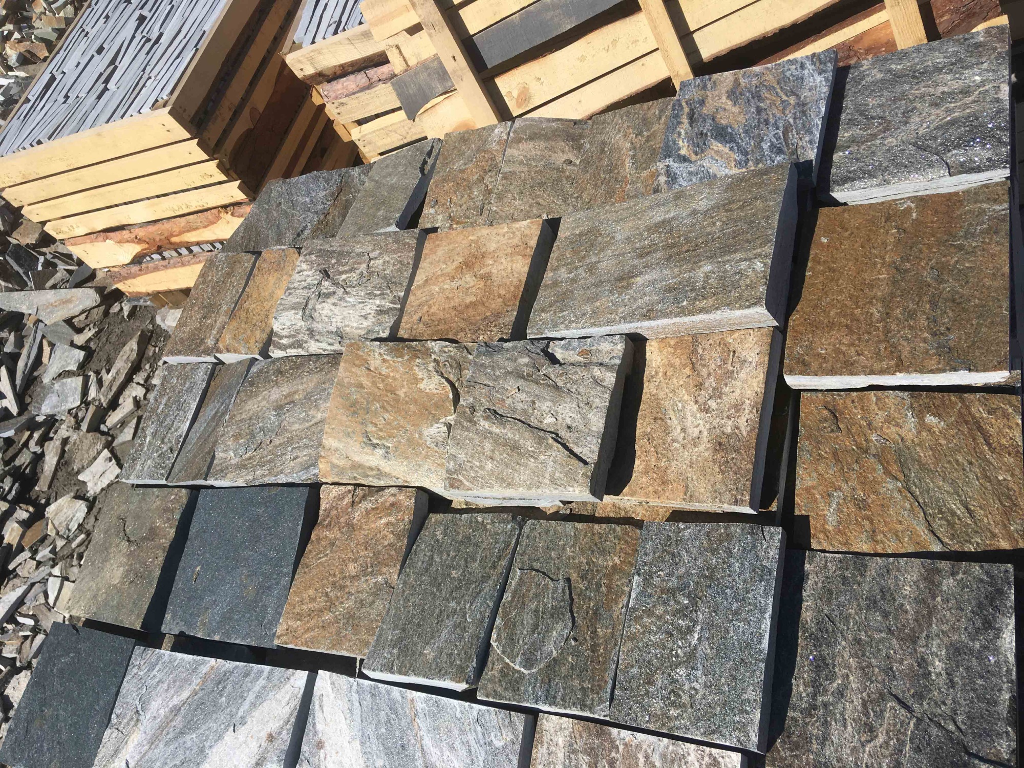 Плитка пилёная златолит Уральский для фасада купить в Зеленодольске