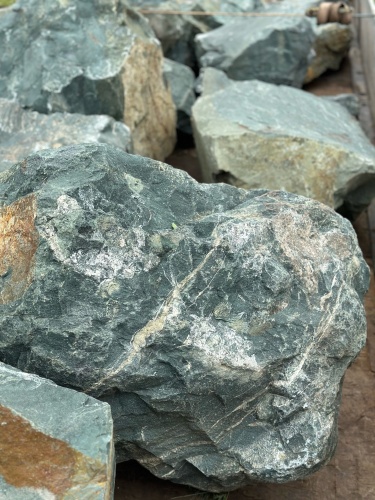 Камни для ландшафтного дизайна зелёные 10-60 килограмм купить в Зеленодольске