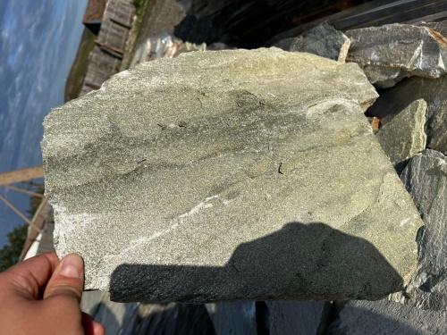 Плитняк златолит зелёный для цоколя, отмостки купить в Зеленодольске