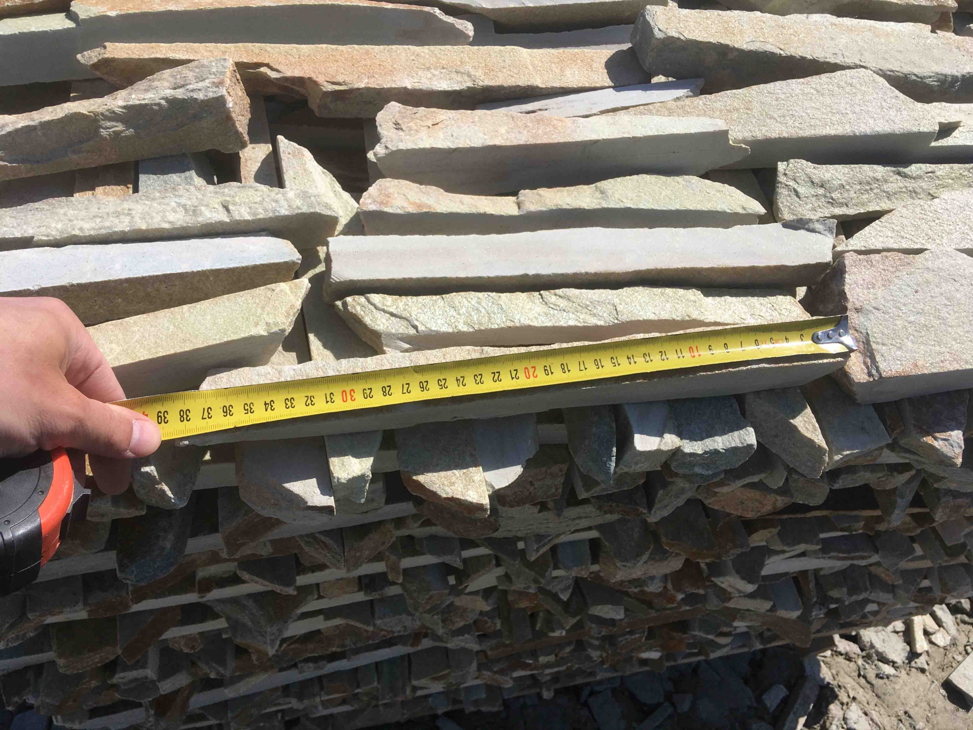 Горбушка златолит золотистый для облицовки купить в Зеленодольске