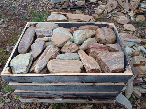 Златолит жёлтый, жёлто-зелёный глыбки и валуны для ланшафтного дизайна купить в Зеленодольске