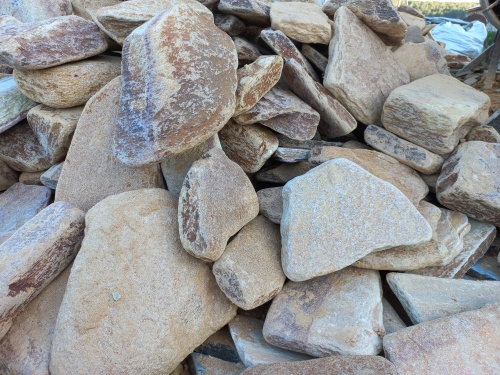 Златолит жёлтый, жёлто-зелёный глыбки и валуны для ланшафтного дизайна купить в Зеленодольске