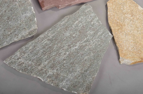 Плитняк златолит Уральский для цоколя, отмостки купить в Зеленодольске