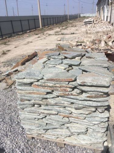 Златолит серебристый галтованный для лестниц купить в Зеленодольске