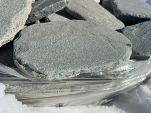 Плитняк златолит зелёный галтованный для мощения на бетон купить в Зеленодольске